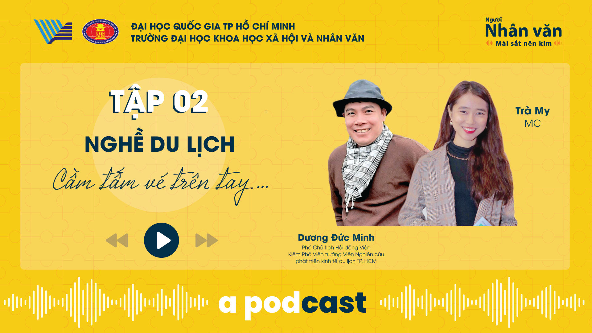 Nghề du lịch - cầm tấm vé trên tay...