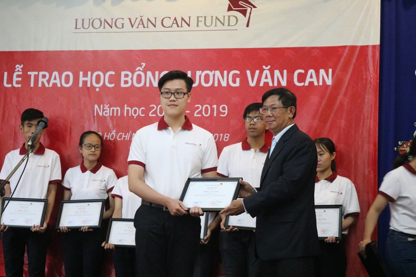 Chương trình Học bổng Lương Văn Can năm 2022
