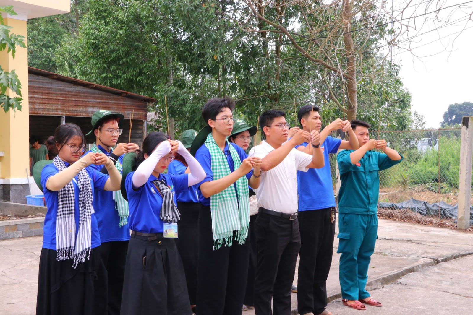 Khi tình nguyện gắn liền với hành trình tri ân cội nguồn
