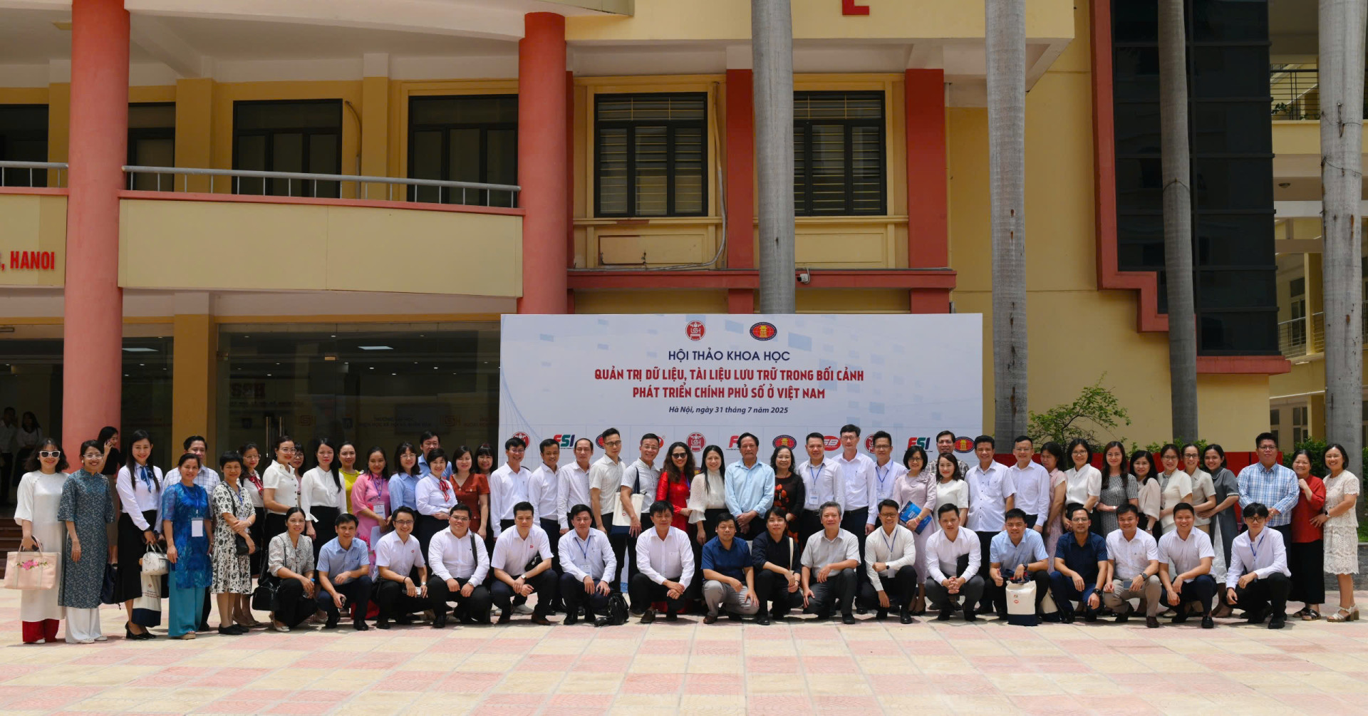 Hội thảo khoa học “Quản trị dữ liệu, tài liệu lưu trữ trong bối cảnh phát triển Chính phủ số ở Việt Nam”
