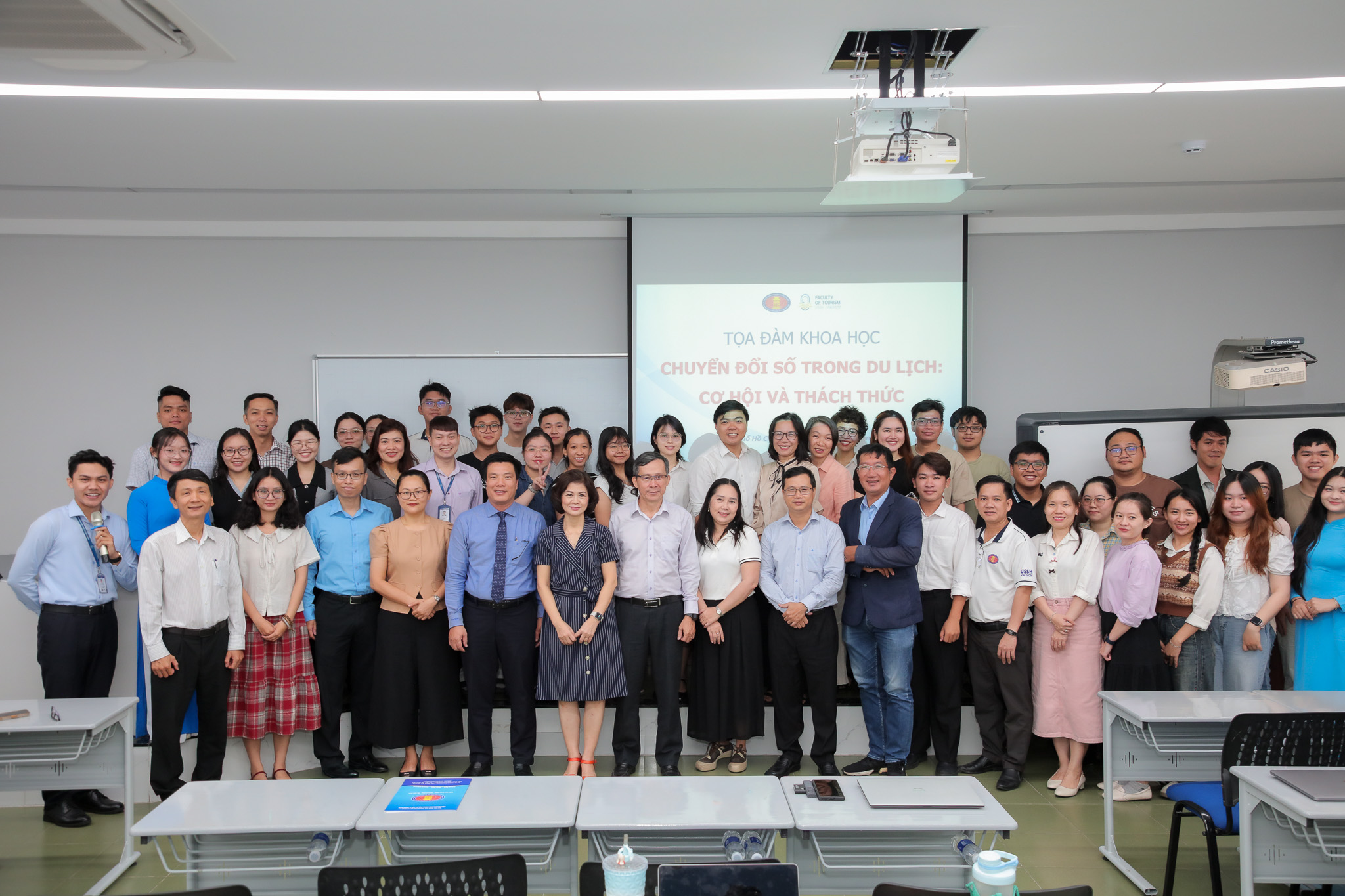 Tọa đàm khoa học "Chuyển đổi số trong du lịch: cơ hội và thách thức"