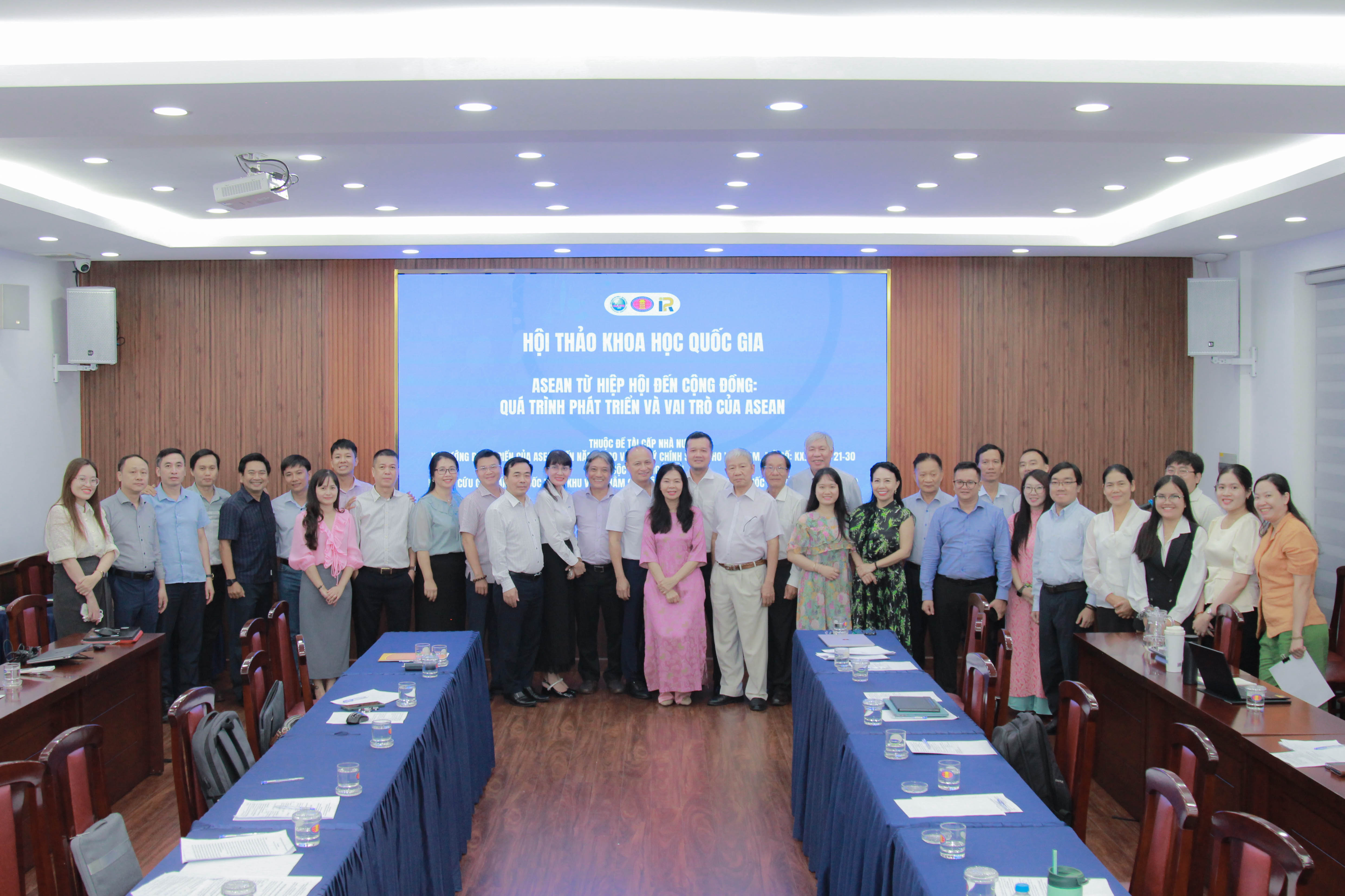 Hội thảo Khoa học Quốc gia với chủ đề “ASEAN từ Hiệp hội đến Cộng đồng: Quá trình phát triển và vai trò của ASEAN”