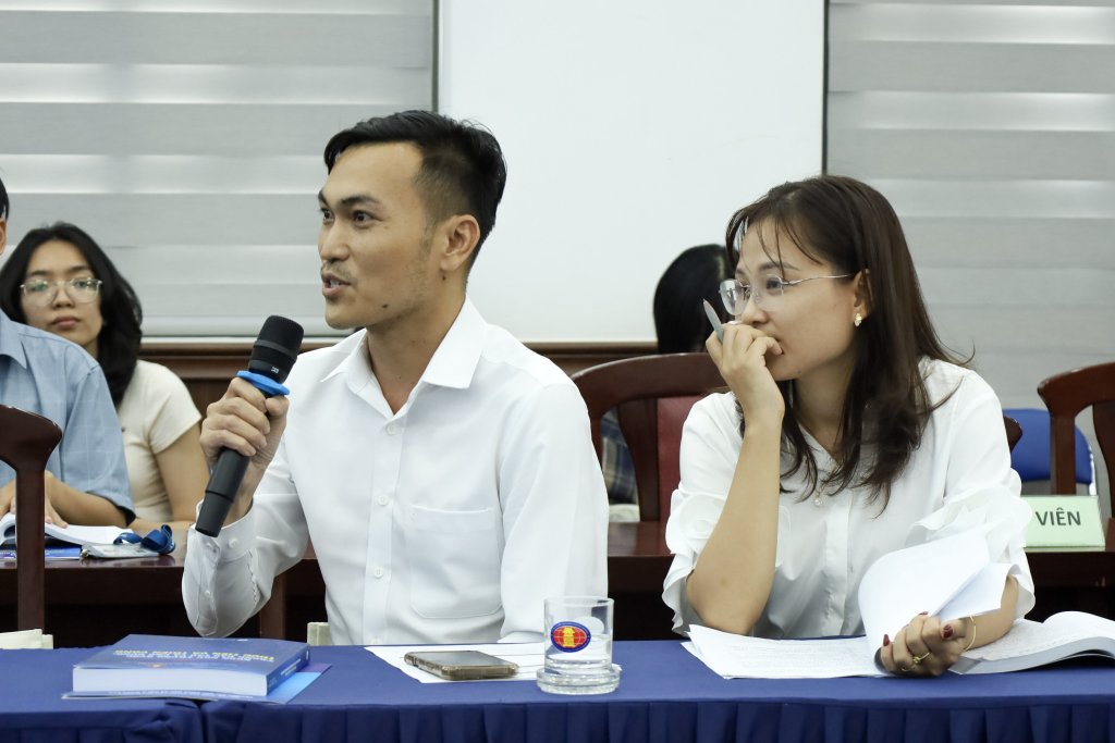 TS. Đoàn Ngọc Thạch đưa ra ý kiến đóng góp cho các tham luận tại hội thảo - Ảnh: QUỲNH NHƯ