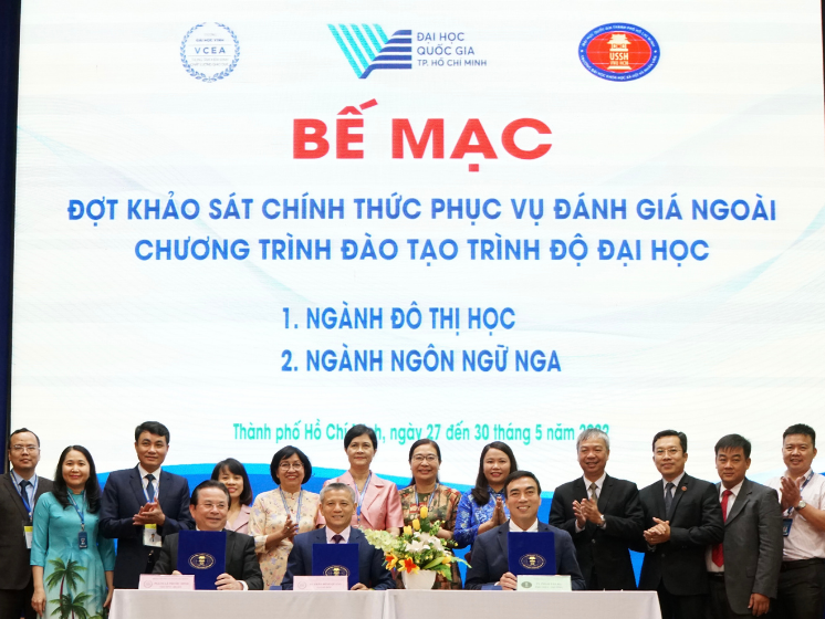 Chương trình đào tạo bậc Cử nhân ngành Ngôn ngữ Nga và Đô thị học nhận chứng nhận kiểm định chất lượng giáo dục