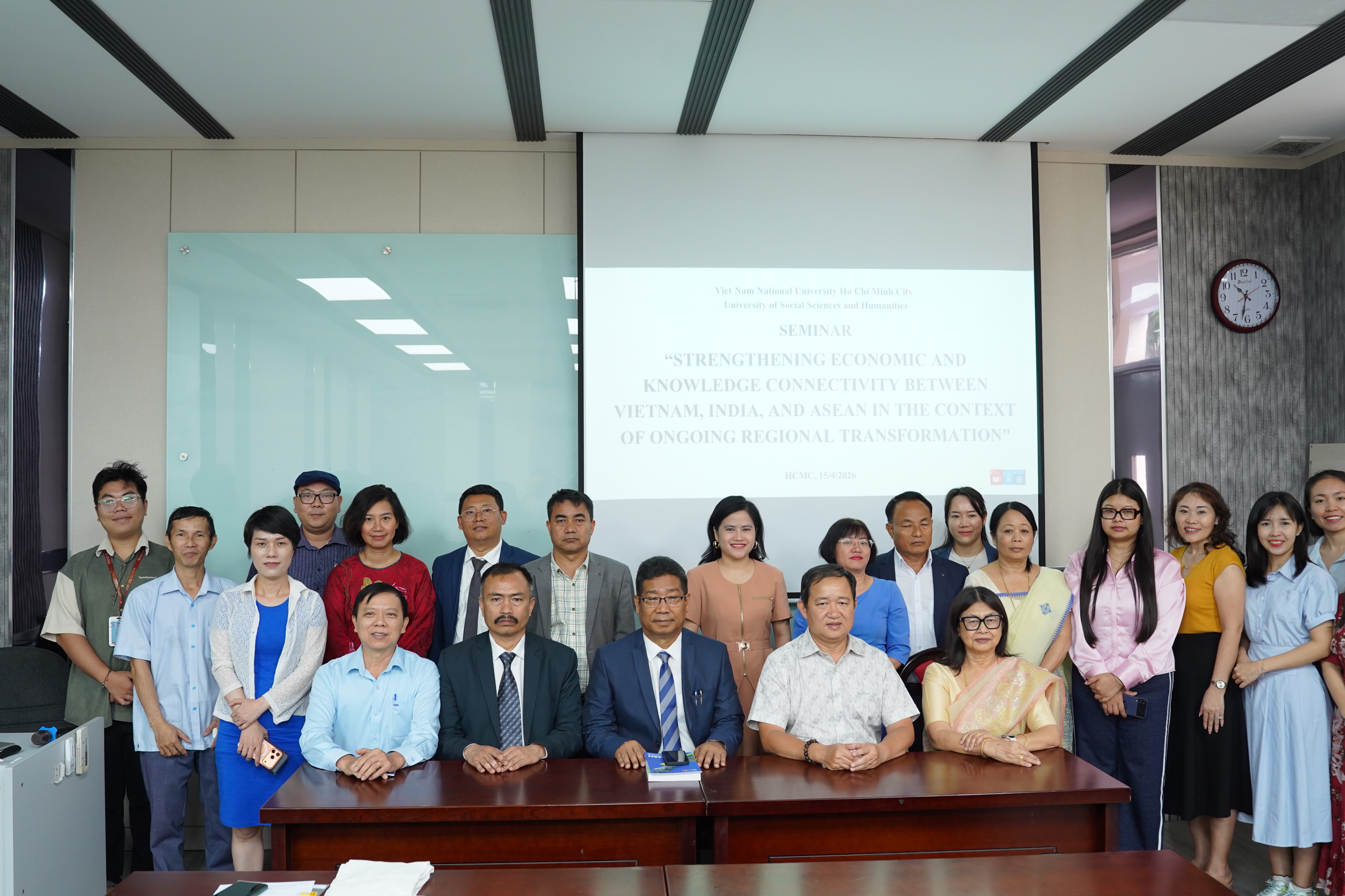 Tọa đàm khoa học "Tăng cường kết nối kinh tế - tri thức giữa Việt Nam, Ấn Độ và Asean trong bối cảnh khu vực đang chuyển đổi"