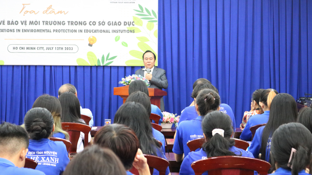 Phần trình bày của ông Lê Văn Hiệp thu hút sự chú ý của người tham dự - Ảnh: Hoàng Phương